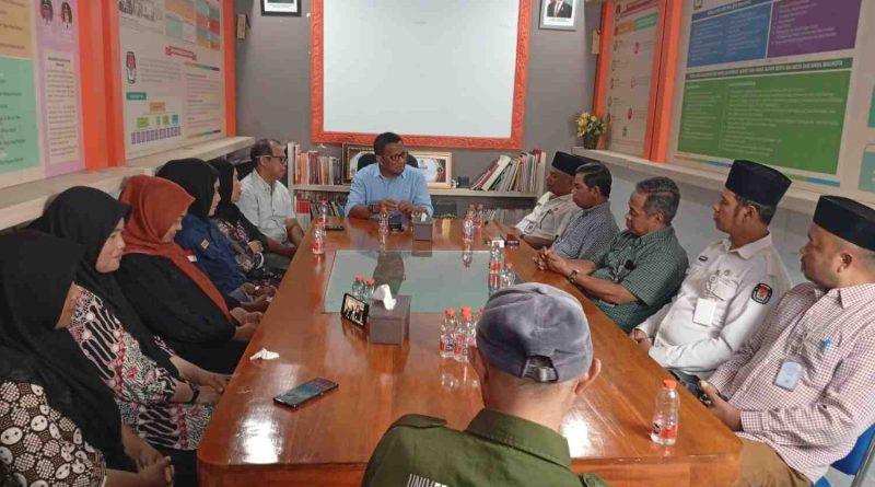 Mahasiswa KSM Prodi Administrasi Pemerintahan Daerah UMU Buton Ikuti Penguatan Zona Integritas dan Pengawasan Pemilu di KPU Kota Baubau