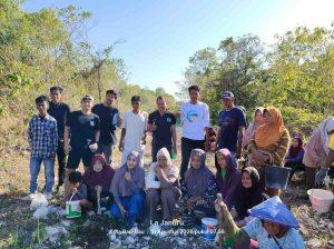 HARI KETIGA BAKTI SOSIAL: SEMANGAT GOTONG ROYONG DI JALAN DESA KAPOA